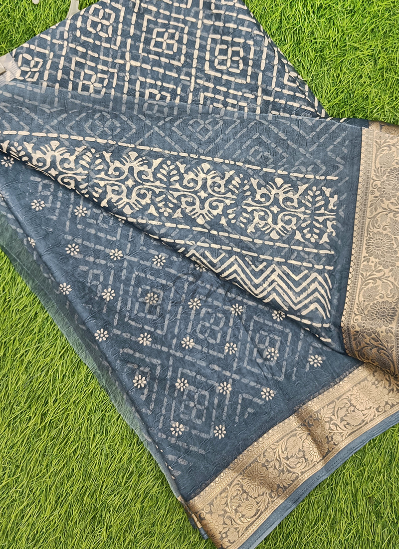 Lovely Printed Georgette Saree in Self Design