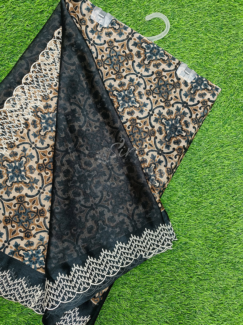 Lovely Metal Georgette Saree in Scallop Border