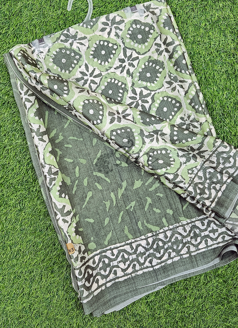 Latest Beautiful Digital Print Satin Crepe Saree